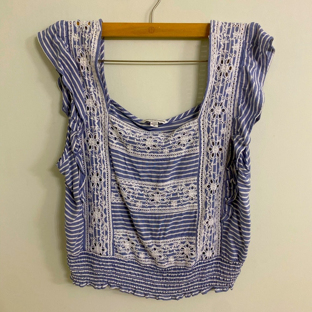 American Eagle light weight cropped top!